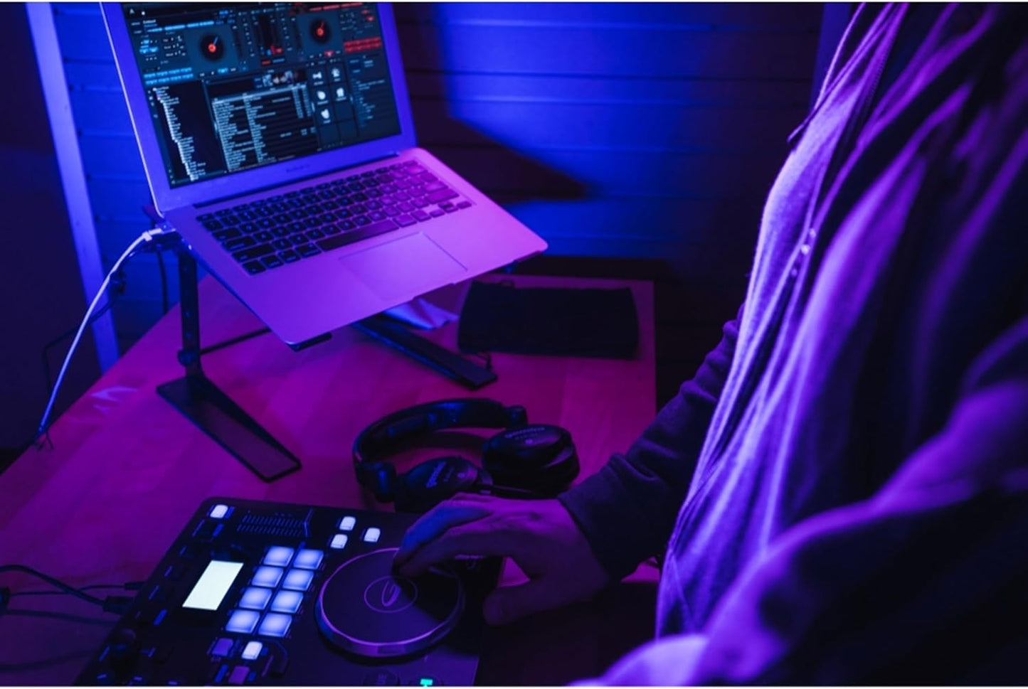 Gemini Sound GMX Versatile DJ Controller