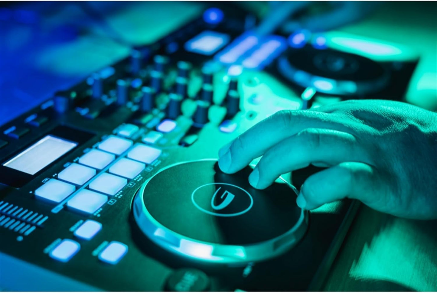 Gemini Sound GMX Versatile DJ Controller